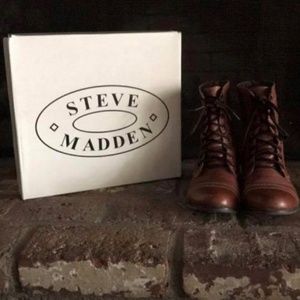 Size 5.5. Steve Madden Troopa Leather Combat Boots